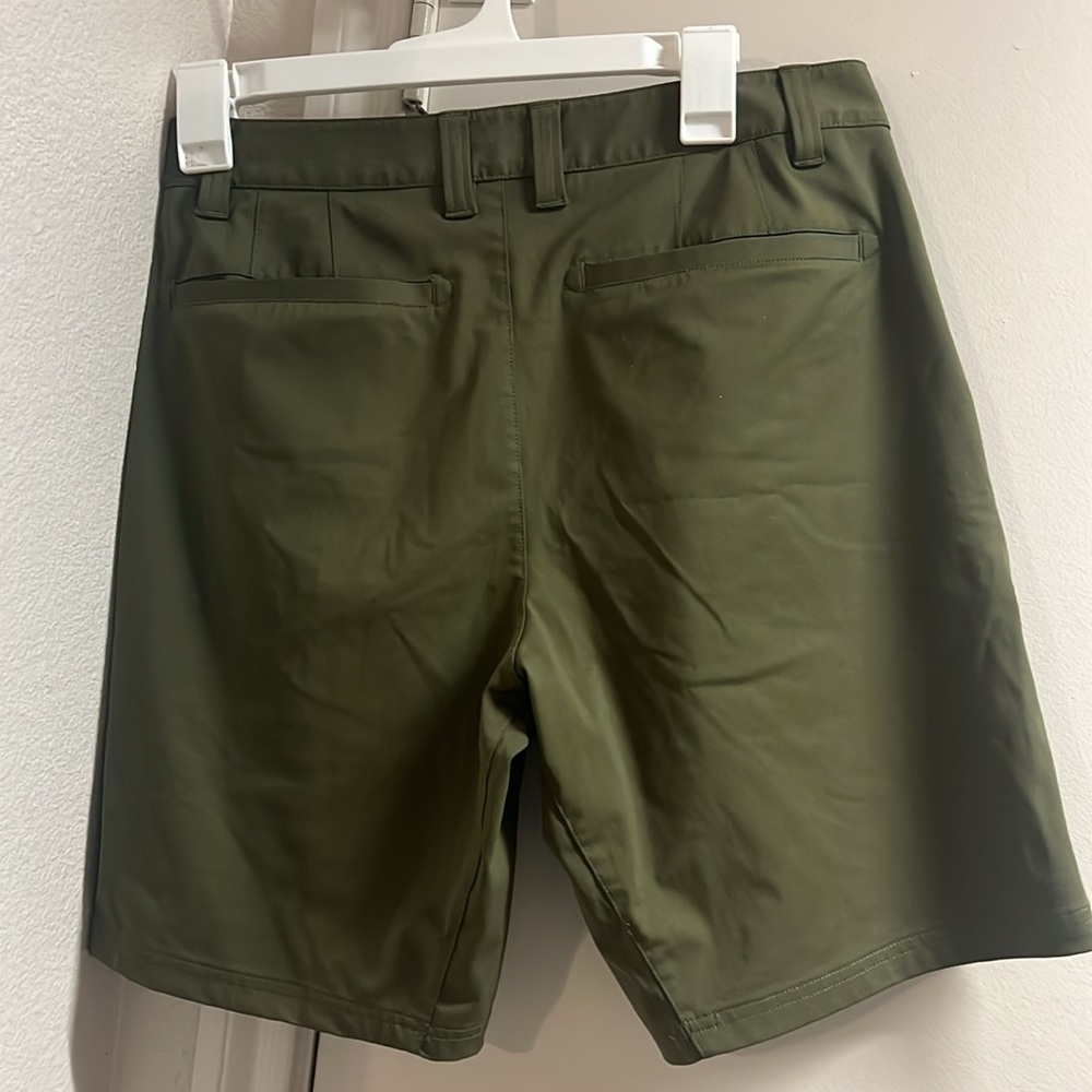 Rhone Mens Commuter Shorts Sz 30 7” inseam In Olive Green Performance C4